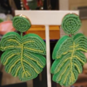 Beautiful palm three leaves earrings